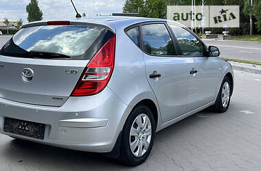 Хэтчбек Hyundai i30 2008 в Киеве