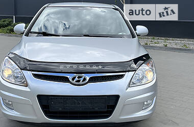 Хэтчбек Hyundai i30 2008 в Киеве