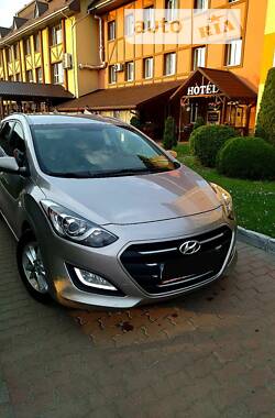 Универсал Hyundai i30 2017 в Рогатине