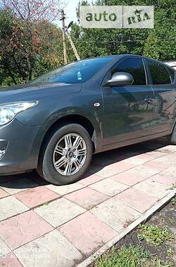 Хэтчбек Hyundai i30 2009 в Валках