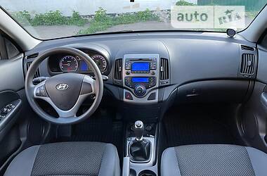 Универсал Hyundai i30 2011 в Желтых Водах