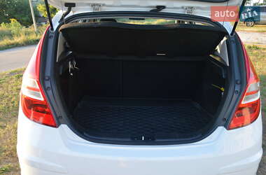 Хэтчбек Hyundai i30 2010 в 