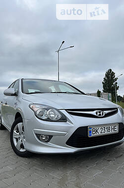 Хэтчбек Hyundai i30 2011 в Киеве