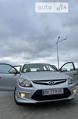 Хэтчбек Hyundai i30 2011 в Киеве