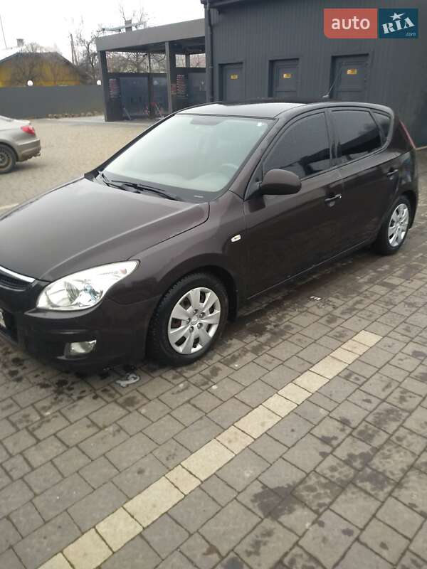 Хэтчбек Hyundai i30 2008 в Долине
