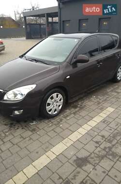 Хэтчбек Hyundai i30 2008 в Долине