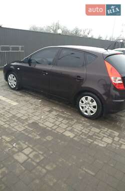 Хетчбек Hyundai i30 2008 в 