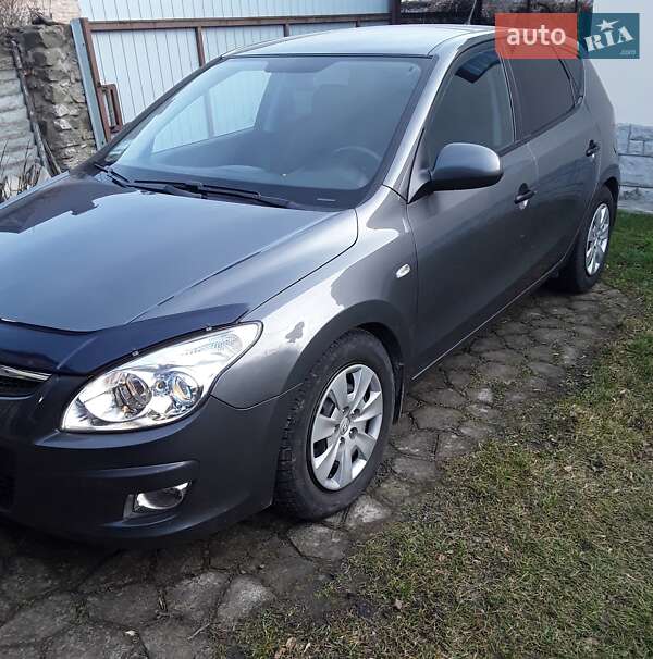 Хэтчбек Hyundai i30 2008 в Кременце