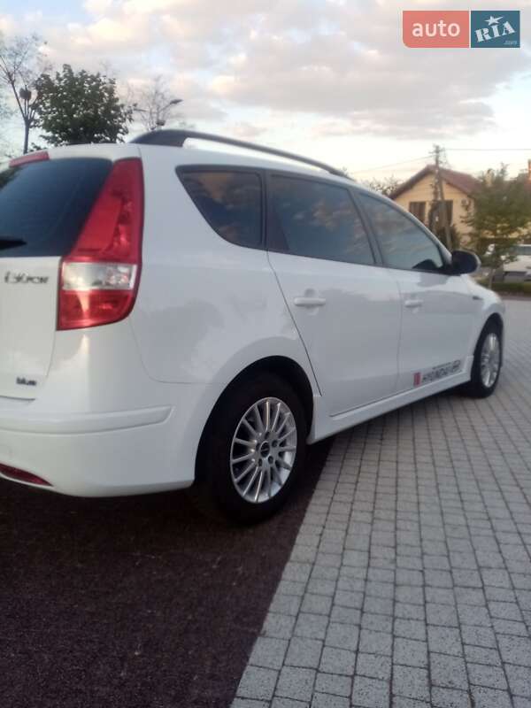 Універсал Hyundai i30 2011 в Львові