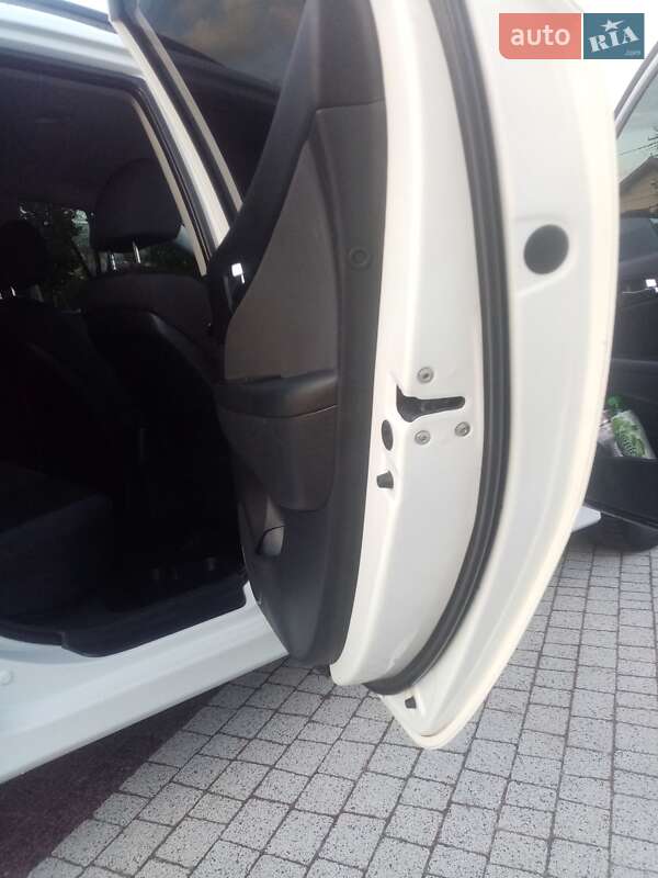 Універсал Hyundai i30 2011 в Львові