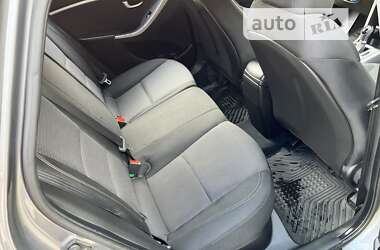 Хетчбек Hyundai i30 2013 в 