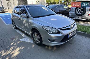 Хэтчбек Hyundai i30 2011 в 