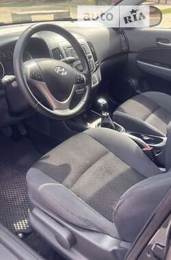 Универсал Hyundai i30 2010 в Чернигове