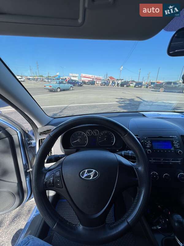 Хетчбек Hyundai i30 2011 в Рівному