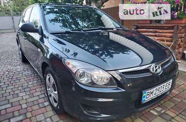 Хетчбек Hyundai i30 2009 в Ромнах