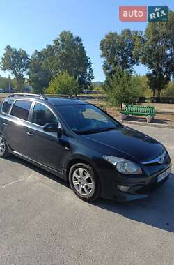 Универсал Hyundai i30 2010 в Каменском