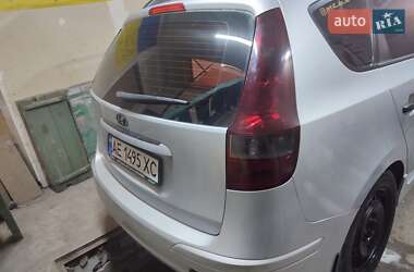 Универсал Hyundai i30 2010 в Днепре