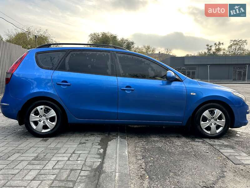 Універсал Hyundai i30 2010 в Запоріжжі