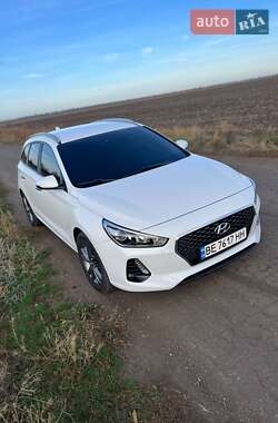 Универсал Hyundai i30 2017 в Новом Буге