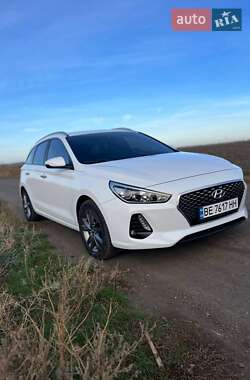 Универсал Hyundai i30 2017 в Новом Буге