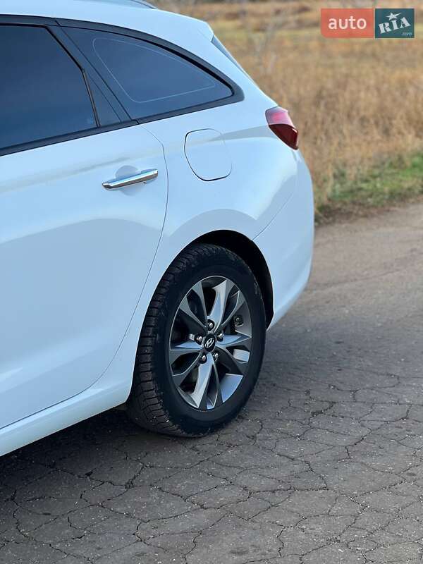Универсал Hyundai i30 2017 в Новом Буге фото 14 Универсал Hyundai i30 2017 в Новом Буге