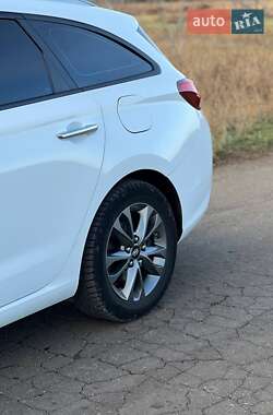 Универсал Hyundai i30 2017 в Новом Буге