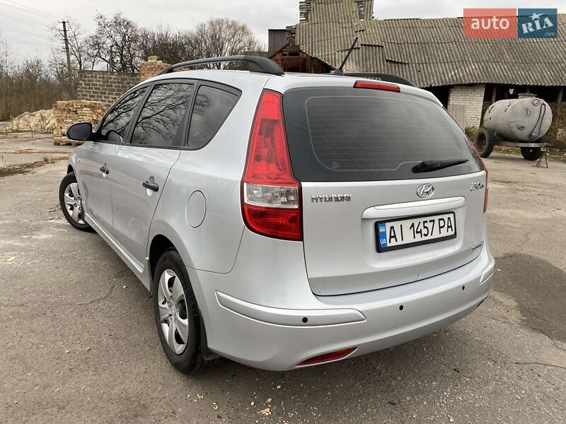 Универсал Hyundai i30 2010 в Мироновке
