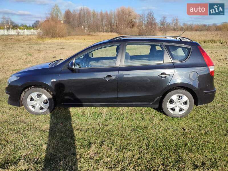 Універсал Hyundai i30 2010 в Житомирі