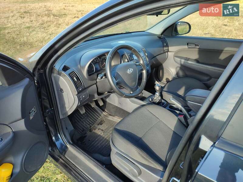 Універсал Hyundai i30 2010 в Житомирі