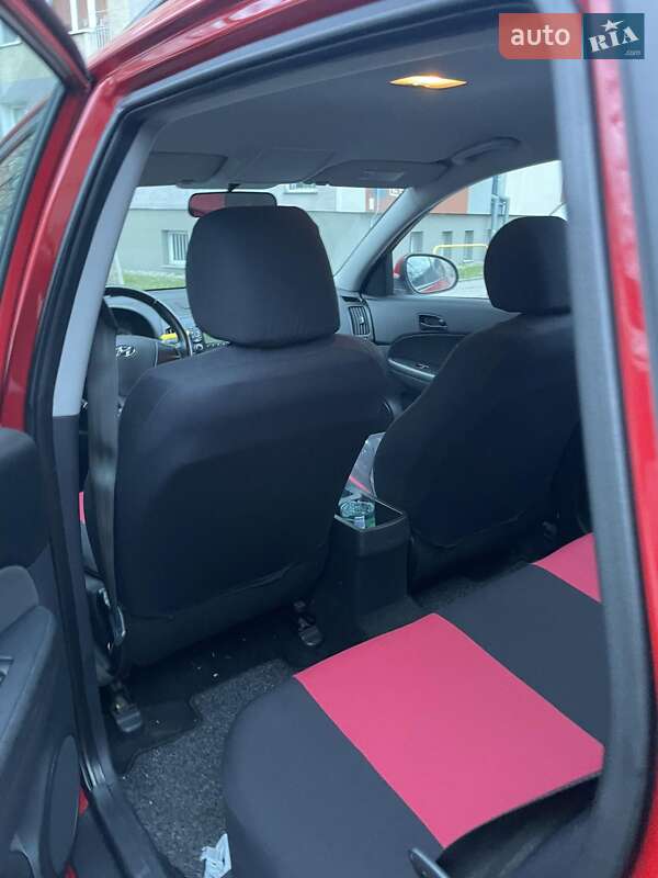 Універсал Hyundai i30 2009 в Гребінці