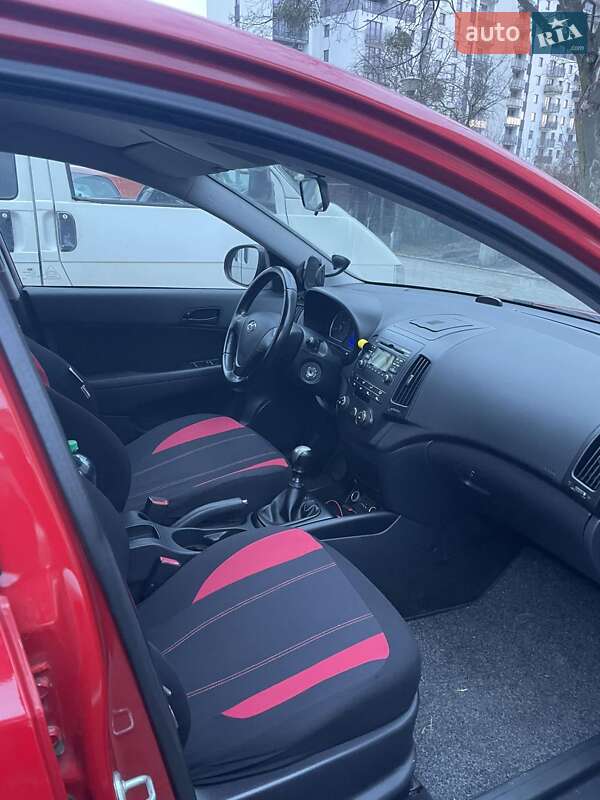 Універсал Hyundai i30 2009 в Гребінці