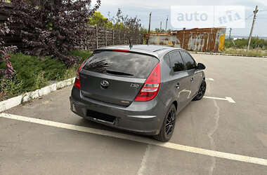 Хэтчбек Hyundai i30 2009 в Харькове