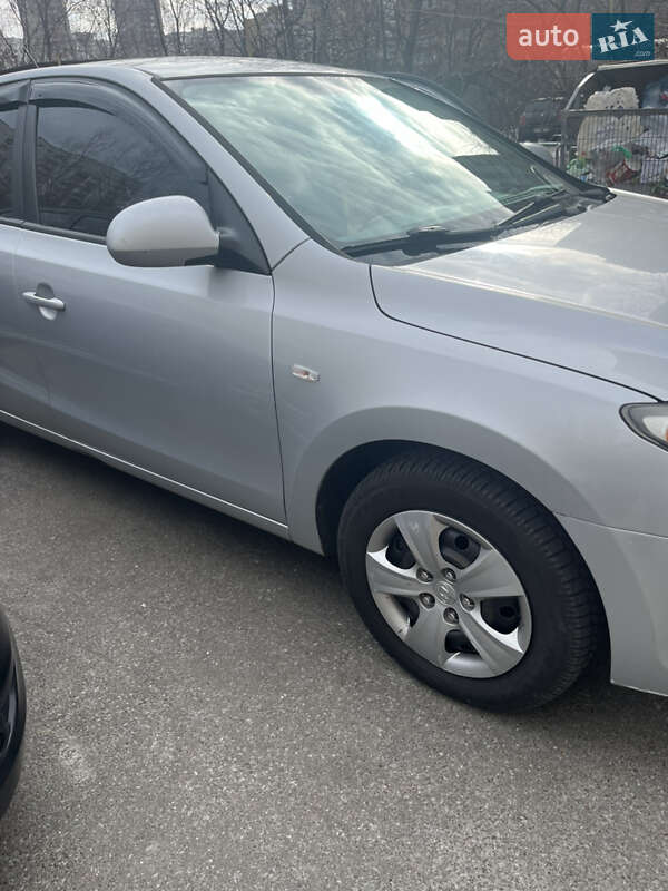Хэтчбек Hyundai i30 2009 в Киеве