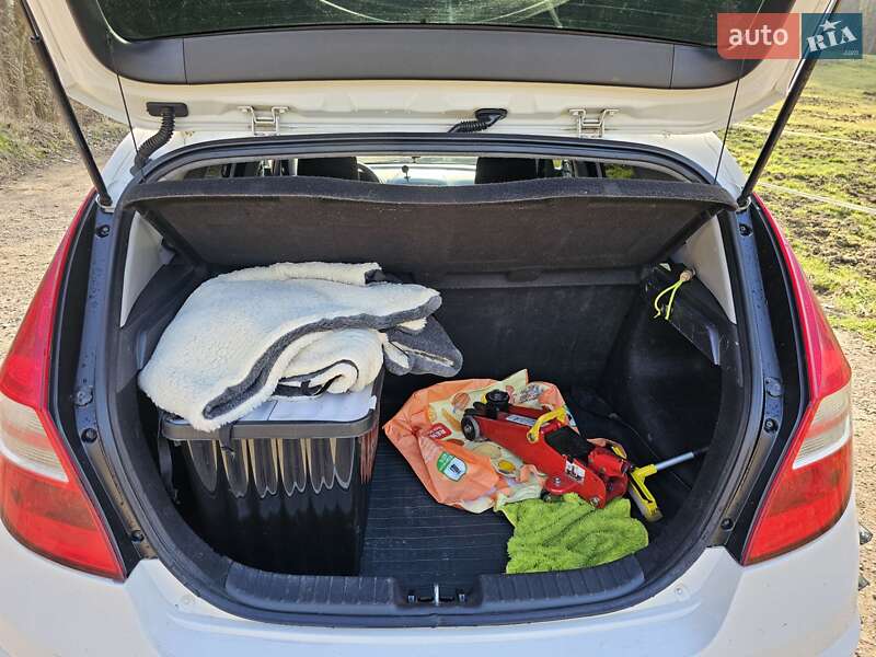 Хэтчбек Hyundai i30 2011 в Виннице