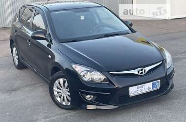 Хэтчбек Hyundai i30 2011 в Киеве