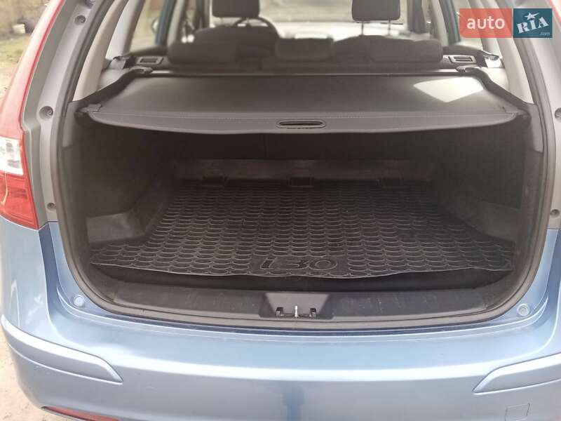 Универсал Hyundai i30 2011 в Ровно