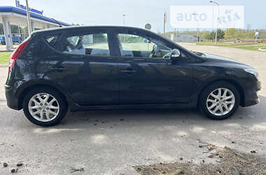 Хэтчбек Hyundai i30 2011 в Ковеле