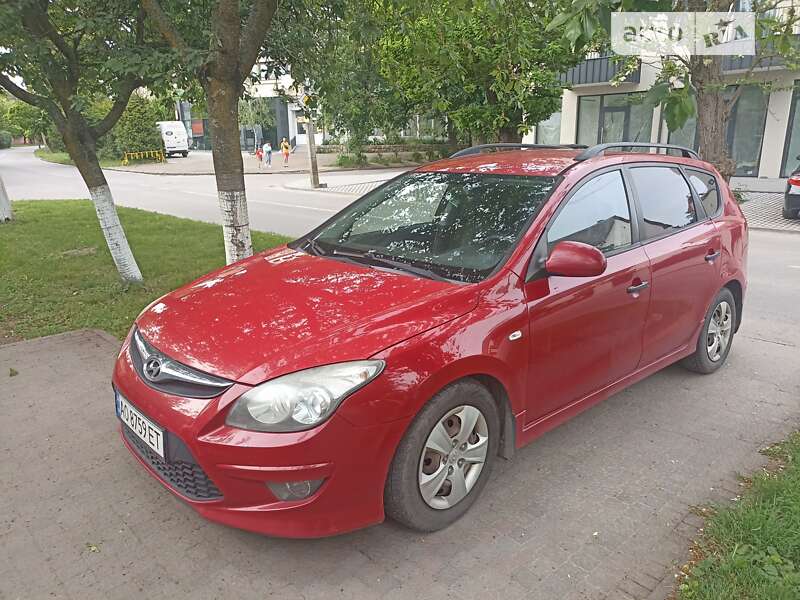 Универсал Hyundai i30 2012 в Ужгороде