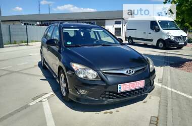 Универсал Hyundai i30 2010 в Луцке