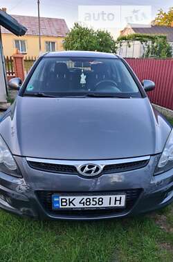 Хэтчбек Hyundai i30 2010 в Ровно