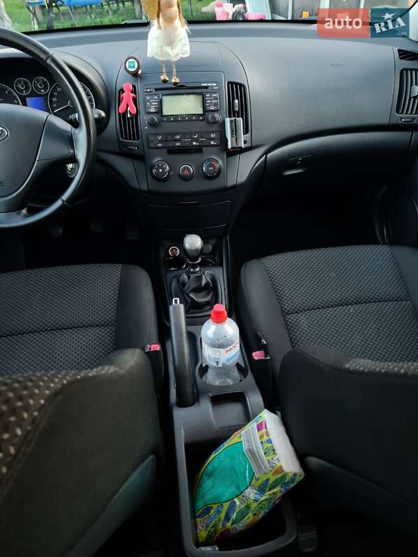 Хетчбек Hyundai i30 2010 в Рівному