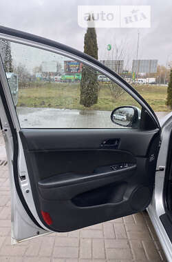 Универсал Hyundai i30 2009 в Дубно