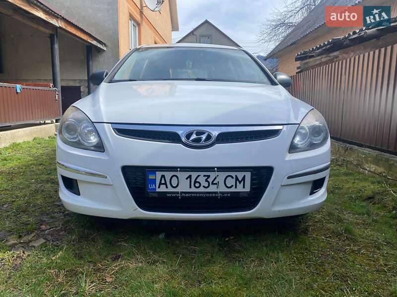 Універсал Hyundai i30 2009 в Міжгір'ї