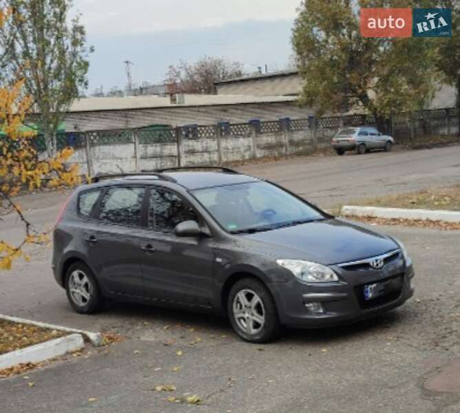 Универсал Hyundai i30 2008 в Смеле
