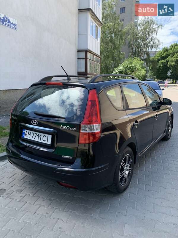 Универсал Hyundai i30 2011 в Звягеле