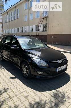 Универсал Hyundai i30 2011 в Звягеле