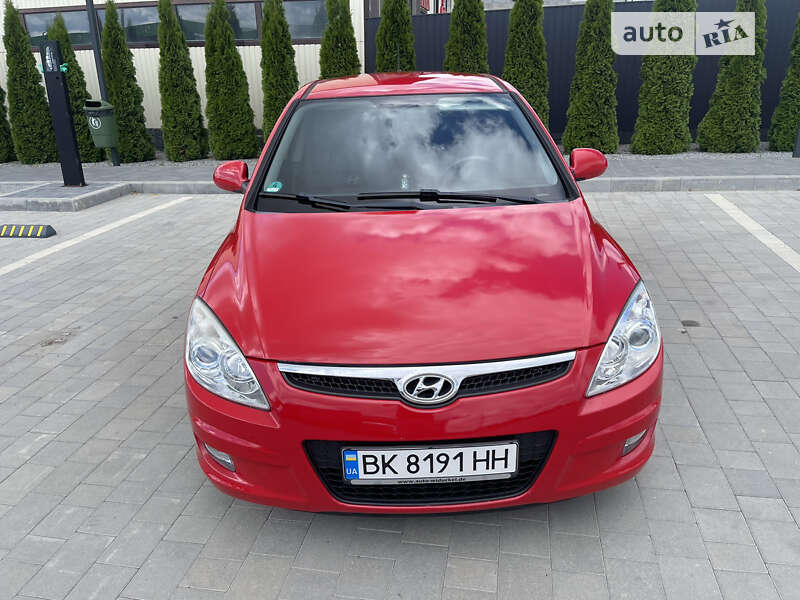 Хэтчбек Hyundai i30 2008 в Каменец-Подольском