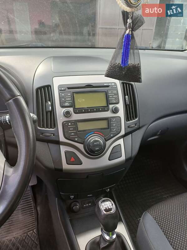 Універсал Hyundai i30 2010 в Долині