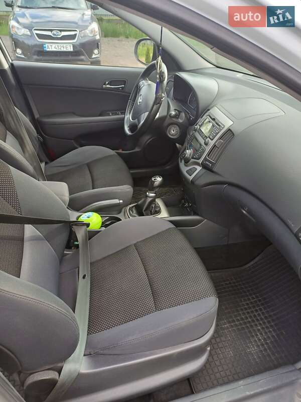 Універсал Hyundai i30 2010 в Долині
