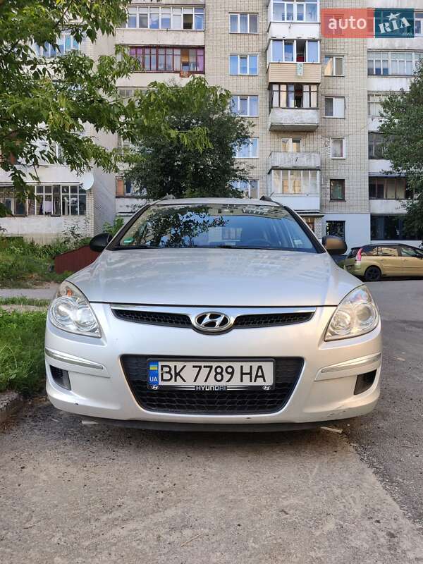 Універсал Hyundai i30 2008 в Рівному